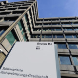 Dreifacher Gewinn für Swiss Re