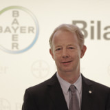 Bayer hält Investoren bei der Stange