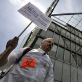Schlechte Zahlen und kein Streik bei Merck