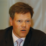 Phoenix Mecano will nicht Cash horten