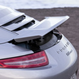 Porsche fährt auf die Autobahn nach Wolfsburg