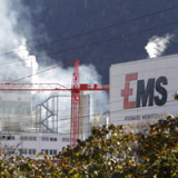 Ems-Chemie steigert Halbjahresgewinn