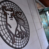 Bär-Aktionäre stimmen Mega-Akquisition still zu