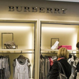 Burberry schüttelt Luxusgüterwerte durch
