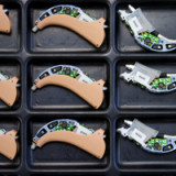 Sonova blickt vorsichtiger voraus