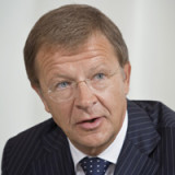 Jörg Wolle bleibt CEO von DKSH