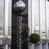 Partners Group holt Dallara an Bord