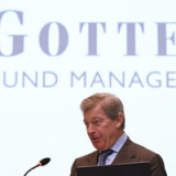 Gottex rutscht tiefer in die roten Zahlen