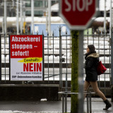 Dunkle Wolken über dem Standort Schweiz