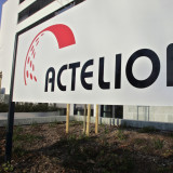 Actelion kauft zu