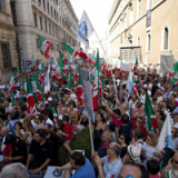 Berlusconi spricht sich für Regierung aus