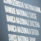 Die Nationalbank verteidigt ihre Mindestkurspolitik
