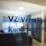 VZ Holding sammelt Kunden und Neugeld