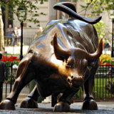 Der Bulle steht auf wackligen Füssen