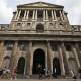 Bank of England hält Zins trotz brummender Wirtschaft niedrig