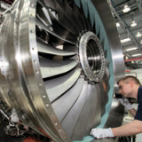 Rolls-Royce baut 9000 Jobs ab
