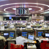 Chinesische Börse im Plus – Ölpreis fällt weiter