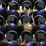 Zu viele Doktortitel bremsen das Wachstum