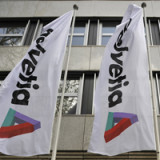 Versicherer setzen auf Aktientausch