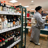 Japanische Konsumenten halten sich weiterhin zurück