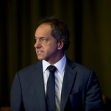 Der Mann ohne Konturen muss zittern