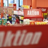 UBS-Konsumindikator steigt im Dezember leicht