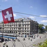 Credit Suisse prüft Käufe in Vermögensverwaltung