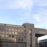 Schweizer Börse schliesst knapp über Tagestief