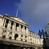 Bank of England verschiebt Zinssenkung auf August
