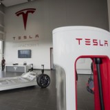 Hohe Kosten brocken Tesla Verlust ein