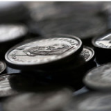 Nationalbank hält an Geldpolitik fest