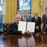 Trump feuert seine ersten Salven ab