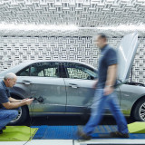 Autoneum stockt bei Nittoku auf