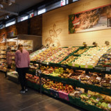 Schweizer Detailhandel erholt sich im Juli weiter