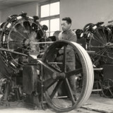 Huber+Suhner: Das Stehaufmännchen