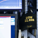 Dow Jones schliesst erstmals über 22'000 Punkten