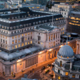 Britische Notenbank hält Zins konstant