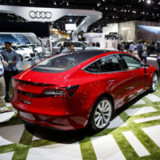 Tesla verschafft sich Zeit