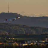 Flughafen Zürich hebt Prognosen an