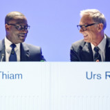 CS erhält mehrere Warnschüsse von ihren Aktionären