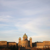 Hohe Nachfrage nach Kurzarbeitsentschädigung und Corona-Krediten