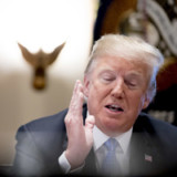 Trump droht China mit höheren Zöllen