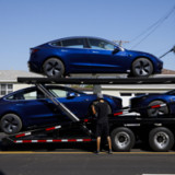 Tesla braucht frisches Geld