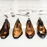 Blick in die edle Schuhschachtel