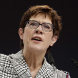 Kramp-Karrenbauer zur neuen CDU-Chefin gewählt