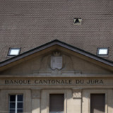 Gewinn der Jurassischen KB bricht ein