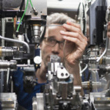 Mikron stellt tieferen Gewinn in Aussicht