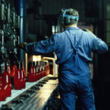 Vetropack hebt Dividende an