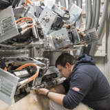 Mikron tritt in der Krise auf die Bremse