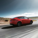 Tesla fährt gegen die Wand